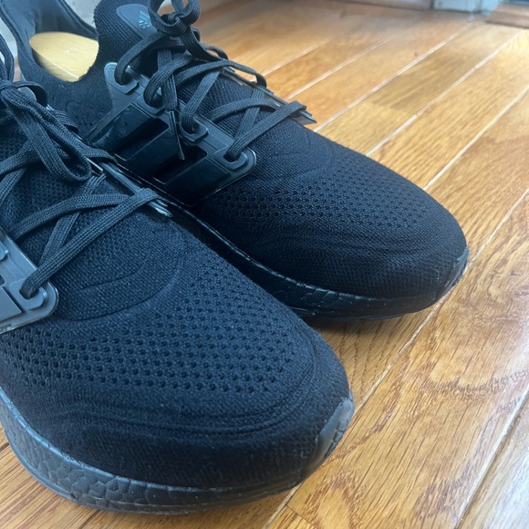 Adidas Ultra Boost 22 Primeknit Triple Black Men’s Size 11.5 (128139498) - Picture 10 of 13